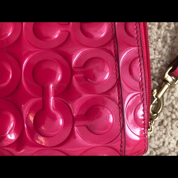 🌟 AUTHENTIC COACH CLUTCH 🌟 - Picture 5 of 9